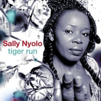Nyolo Sally - Tiger Run ryhmässä CD / Worldmusic/ Folkmusik @ Bengans Skivbutik AB (1115838)