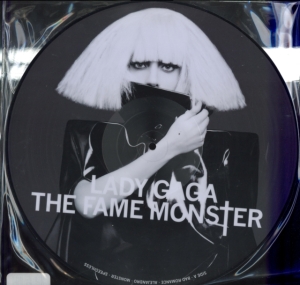 Lady Gaga - Fame Monster (Picture Disc) ryhmässä VINYYLI @ Bengans Skivbutik AB (1562616)