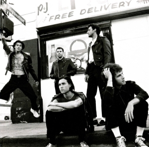 Neighbourhood The - The Neighbourhood ryhmässä CD @ Bengans Skivbutik AB (3118306)