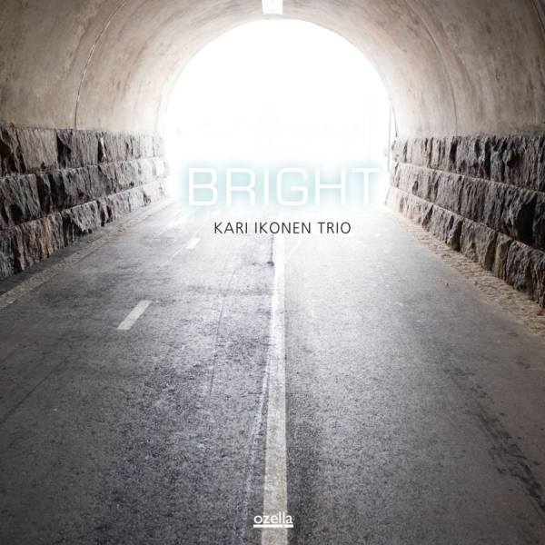 Ikonen Kari (Trio) - Bright ryhmässä CD / Myydyimmät @ Bengans Skivbutik AB (3207978)