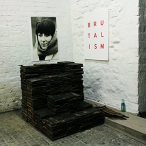 Idles - Brutalism ryhmässä Minishops / Idles @ Bengans Skivbutik AB (3486029)