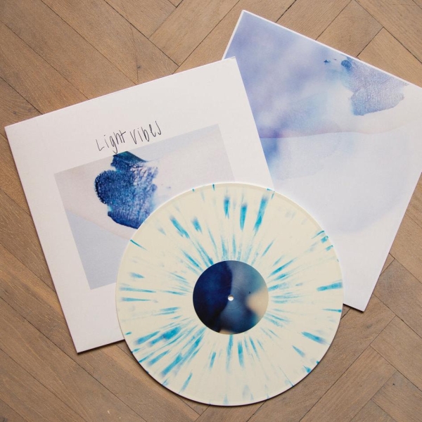 Light Vibes - Past/Present (splatter vinyl) ryhmässä VINYYLI / Myydyimmät @ Bengans Skivbutik AB (3728538)