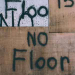 White Laces - No Floor ryhmässä CD / Pop-Rock @ Bengans Skivbutik AB (3744470)