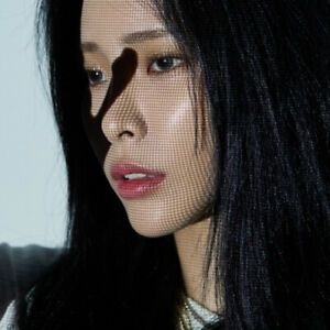 Heize - She's Fine (2 Versions Randomly Shipped) ryhmässä CD @ Bengans Skivbutik AB (3754761)