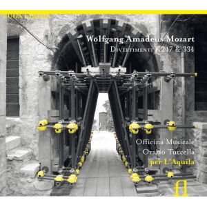 Wolfgang Amadeus Mozart - Mozart / Divertimenti K247 & 334 ryhmässä CD @ Bengans Skivbutik AB (3758068)