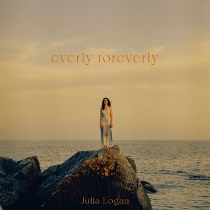 Julia Logan - Everly Foreverly ryhmässä VINYYLI @ Bengans Skivbutik AB (4072370)