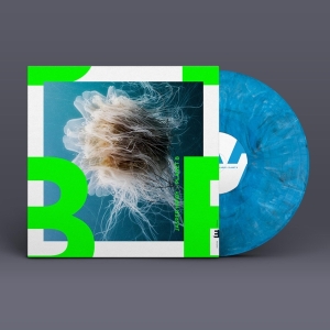 Jasper Høiby - What It Means To Be Human ryhmässä VINYYLI @ Bengans Skivbutik AB (4167706)