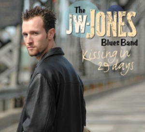Jw-Jones Blues Band - Kissing In 29 Days ryhmässä CD @ Bengans Skivbutik AB (4295281)
