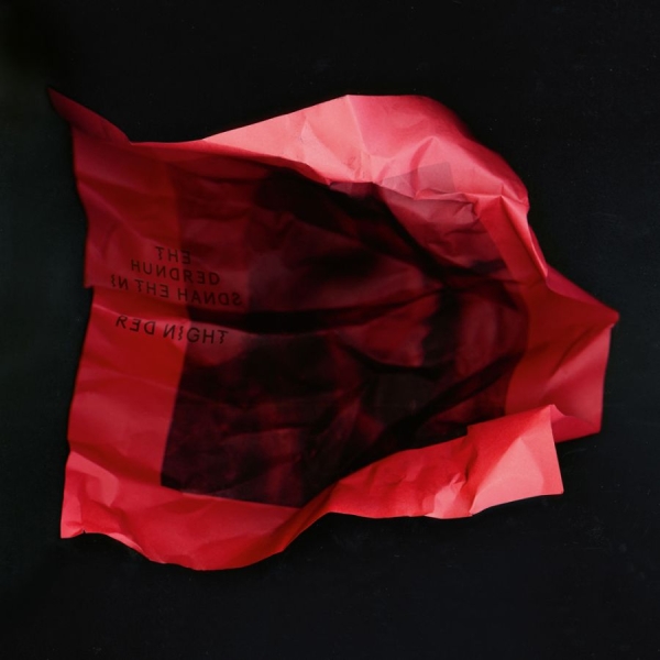Hundred In The Hands The - Red Night ryhmässä CD / Myydyimmät @ Bengans Skivbutik AB (517526)