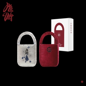 Red Velvet - What a chill kil (Bag Ver.) ryhmässä Minishops / K-Pop Minishops / Red velvet @ Bengans Skivbutik AB (5508111)