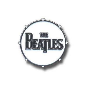 The Beatles - Drum Drop T Logo Pin Badge ryhmässä MERCHANDISE / Merch / Pop-Rock @ Bengans Skivbutik AB (5537427)