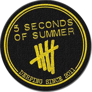 5 Seconds Of Summer - Derping Stamp Patch ryhmässä Övrigt /  @ Bengans Skivbutik AB (5537643)