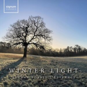 Joanna Forbes L'estrange - Winter Light ryhmässä ME SUOSITTELEMME / Perjantain julkaisut / Fredag den 9:e augusti @ Bengans Skivbutik AB (5557046)