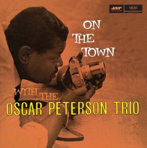Oscar Peterson Trio - On The Town ryhmässä VINYYLI @ Bengans Skivbutik AB (5557897)