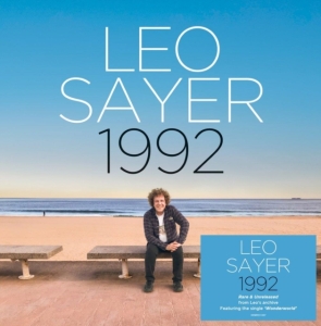 Sayer Leo - 1992 ryhmässä ME SUOSITTELEMME / Perjantain julkaisut / Perjantai 29 marraskuuta 2024 @ Bengans Skivbutik AB (5565516)