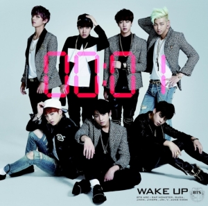 Bts - Wake Up (Clear Vinyl/10Th Anniversary/2Lp) ryhmässä Övrigt /  @ Bengans Skivbutik AB (5573819)