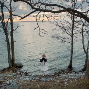 Ionnalee - Close Your Eyes ryhmässä ME SUOSITTELEMME / Perjantain julkaisut / Perjantai 13 joulukuuta 2024 @ Bengans Skivbutik AB (5574935)