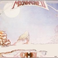 Camel - Moonmadness ryhmässä Musiikki / CD+Blu-ray / Nyheter / Pop-Rock @ Bengans Skivbutik AB (5576117)