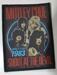 Motley Crue - Patch Shout At The Devil (7,7 X 10, ryhmässä MERCHANDISE / Kangasmerkki / Heavy Metal @ Bengans Skivbutik AB (5577333)