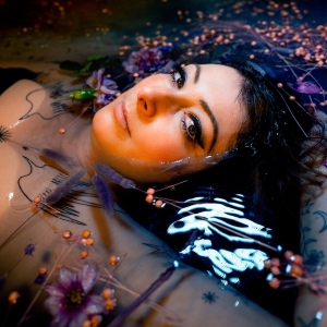 Rebecca Vasmant - Who We Are Becoming ryhmässä Övrigt /  @ Bengans Skivbutik AB (5589456)