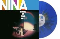 Simone Nina - At Town Hall (Blue Splatter Vinyl L ryhmässä ME SUOSITTELEMME / Perjantain julkaisut / 2025-05-02 @ Bengans Skivbutik AB (5592449)