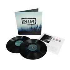Nine Inch Nails - With Teeth (2Lp) ryhmässä -Start SVSN @ Bengans Skivbutik AB (5594536)