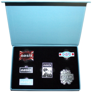 Oasis - Logos - Pin Badge Set ryhmässä MERCHANDISE / Merch / Kommande / Pop-Rock @ Bengans Skivbutik AB (5629498)