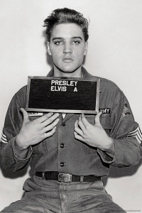 Elvis - Enlistment Photo 91,5 X 61 Cm ryhmässä Merchandise @ Bengans Skivbutik AB (5634321)
