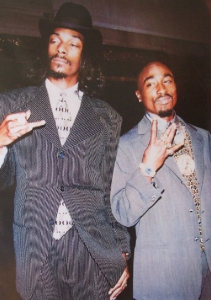 Tupac & Snoop - Tupac & Snoop 91,5 X 61 Cm ryhmässä Merchandise @ Bengans Skivbutik AB (5634358)