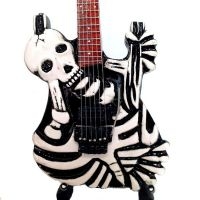 Lynch Mob - Minigitarr Georg Lynch (Ca 25Cm) ryhmässä MERCHANDISE / Accessoarer / Hårdrock @ Bengans Skivbutik AB (5635149)