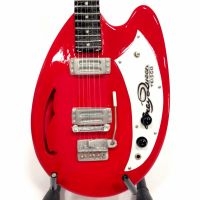 Queen - Minigitarr Brian May (Höjd Ca 25Cm) ryhmässä MERCHANDISE / Accessoarer / Hårdrock @ Bengans Skivbutik AB (5635157)