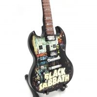 Black Sabbath - Minigitarr Tribute (Höjd Ca 25Cm) ryhmässä MERCHANDISE / Accessoarer / Hårdrock @ Bengans Skivbutik AB (5635661)