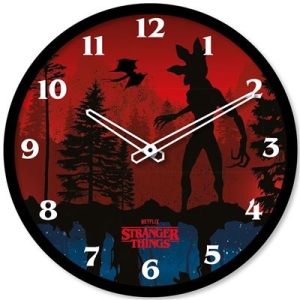 Stranger Things - Scene Wall Clock ryhmässä MERCHANDISE / Merch / Nyheter / TV-serie @ Bengans Skivbutik AB (5648473)
