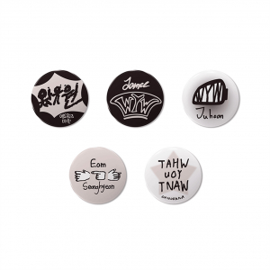 Cortis - Color Outside The Lines (Release Party Merch : Lucky Draw (Can Badge)) ryhmässä MERCHANDISE / Merch / Nyheter / K-Pop @ Bengans Skivbutik AB (5648927)