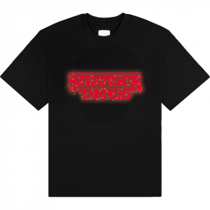 Stranger Things - Logo With Christmas Lights Uni Bl T-Shirt ryhmässä MERCHANDISE / T-paita / Kommande / Film-Musikal @ Bengans Skivbutik AB (5649139r)