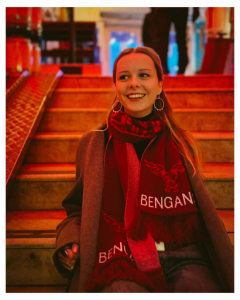 Bengans - Origins Scarf (Red) ryhmässä MERCHANDISE / Merch / Nyheter / Pop-Rock @ Bengans Skivbutik AB (5652437)