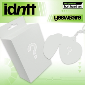 idntt - yesweare (Hurt Heart Ver.) ryhmässä MERCHANDISE / Merch+Code / Kommande / K-Pop @ Bengans Skivbutik AB (5652936)