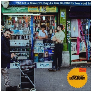 Luxjury - Giving Up ryhmässä CD / Kommande / Pop-Rock @ Bengans Skivbutik AB (5654182)