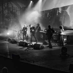 Giant Syndicate - Live At Fire 40 (Indie Exclusive, Silver Vinyl) ryhmässä ME SUOSITTELEMME / Record Store Day / RSD 2026 @ Bengans Skivbutik AB (5657240)