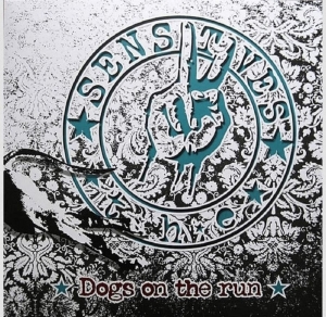 Sensitives The - Dogs On The Run (Yellow W/Black & W ryhmässä ME SUOSITTELEMME / Perjantain julkaisut / 2026-02-27 @ Bengans Skivbutik AB (5658695)