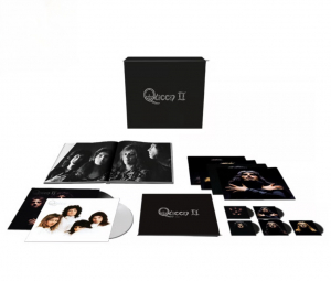 Queen - Queen II (Ltd Collector's Deluxe Boxset Edition / 5CD + 2LP) ryhmässä ME SUOSITTELEMME / Perjantain julkaisut / 2026-03-27 @ Bengans Skivbutik AB (5659912)