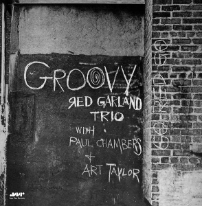 Red Garland Trio - Groovy ryhmässä VINYYLI / Jazz @ Bengans Skivbutik AB (5663486)