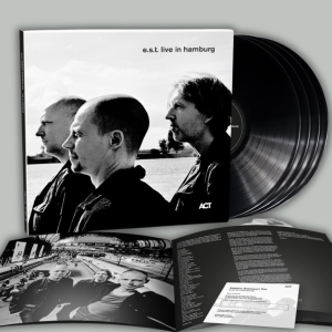 Est Esbjörn Svensson Trio - Live In Hamburg (Premium Numbered 4LP Box Set) ryhmässä ME SUOSITTELEMME / Perjantain julkaisut / 2026-04-24 @ Bengans Skivbutik AB (5665600)