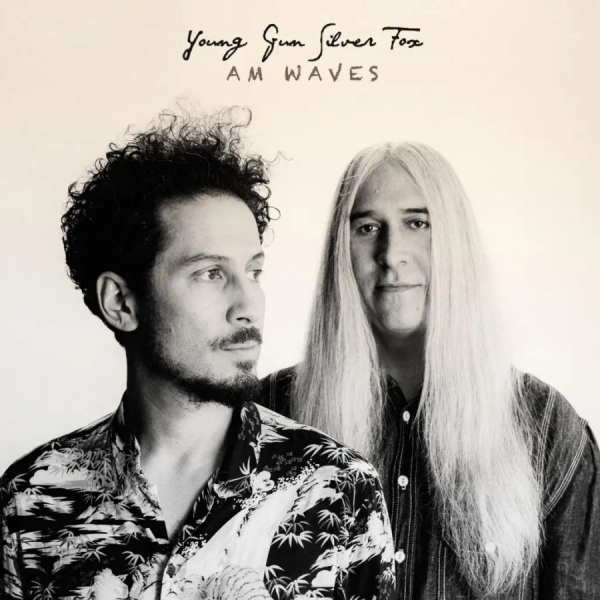 Young Gun Silver Fox - Am Waves (Vinyl Lp) ryhmässä ME SUOSITTELEMME / Perjantain julkaisut / 2026-06-26 @ Bengans Skivbutik AB (5675285)