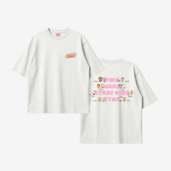 Stray Kids - Skzoo X Sanrio Characters T-Shirt ryhmässä MERCHANDISE / T-paita / Kommande / @ Bengans Skivbutik AB (5676800)