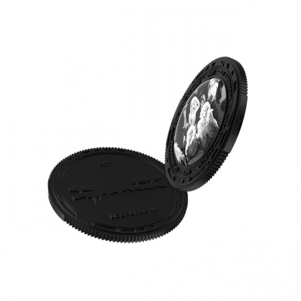 Le Sserafim - Hot (Sound Coin Ver.) ryhmässä MERCHANDISE / Merch+Code / Kommande / K-Pop @ Bengans Skivbutik AB (5678137)