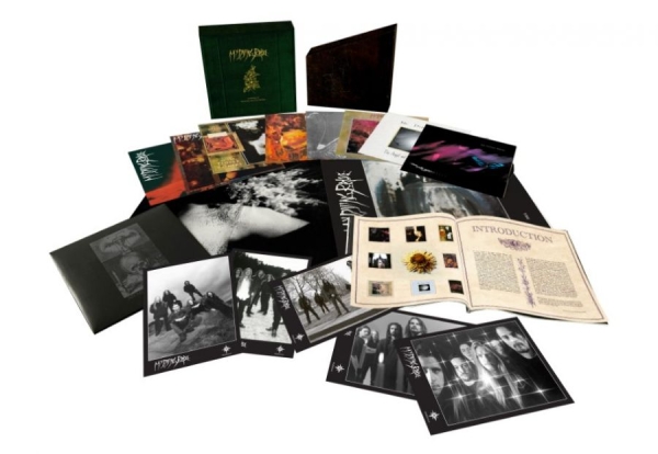 My Dying Bride - Anthology Of Sombre Reflections (Boxset: 48p Book, 2 Posters / 8LP) ryhmässä ME SUOSITTELEMME / Perjantain julkaisut / 2026-08-21 @ Bengans Skivbutik AB (5678388)