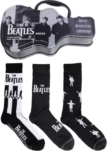 The Beatles - Crew Socks (3 Pack Collector Guitar Shape Tin) ryhmässä MERCHANDISE / Strumpor / Pop-Rock @ Bengans Skivbutik AB (5680195)