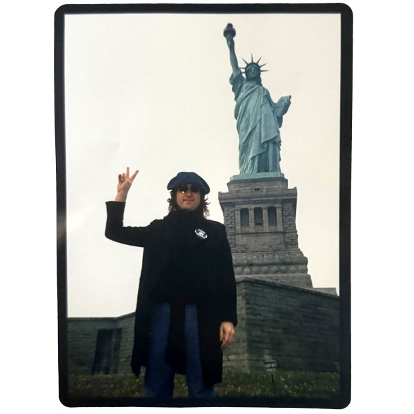 John Lennon - Liberty Sticker ryhmässä MERCHANDISE / Merch / Kommande / Pop-Rock @ Bengans Skivbutik AB (5680964)