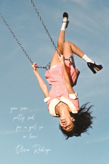 Olivia Rodrigo - Sad So In Love 91,5 X 61 Cm ryhmässä MERCHANDISE / Poster / Pop-Rock @ Bengans Skivbutik AB (5682620)